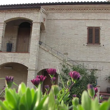 Bed And Breakfast Aratro & Rosmarino Civitanova Marche Zimmer foto
